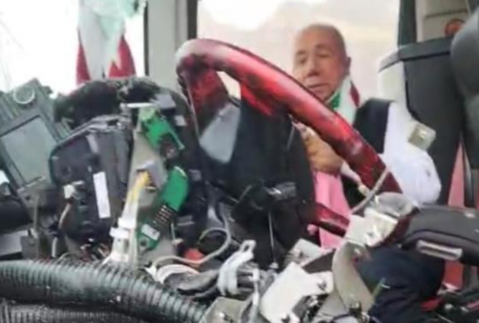 Sərnişin avtobusu və tanker baş-başa toqquşdu: Ölən və yaralananlar var - VİDEO