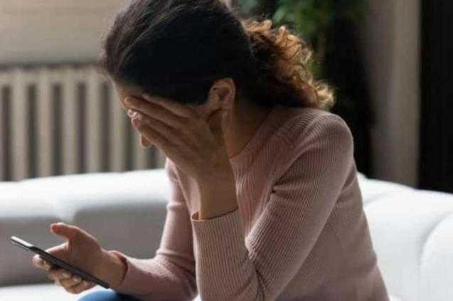 Xadimə qonşu kişi ilə münasibət qurdu, qadınlar saçyoldusuna çıxdılar – TƏFƏRRÜAT