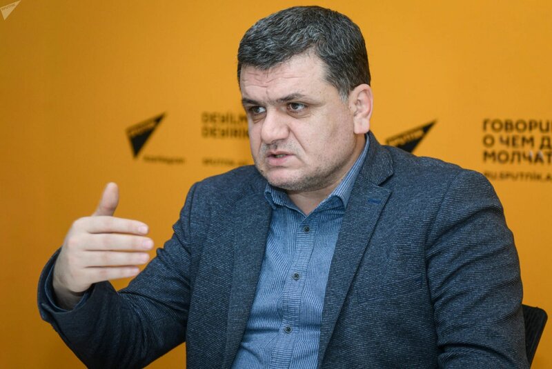 "Taksi parkları sürücüləri hədsiz dərcədə istismar edir" - Elməddin Muradlı