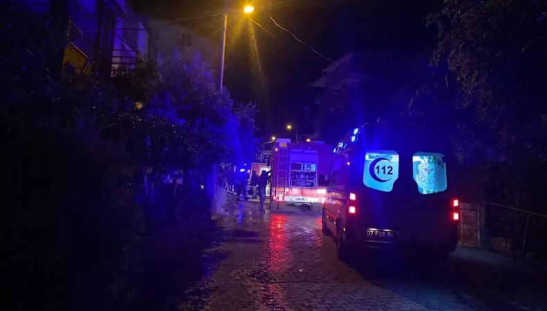 Anası ilə mübahisə etdi, evi yandırdı