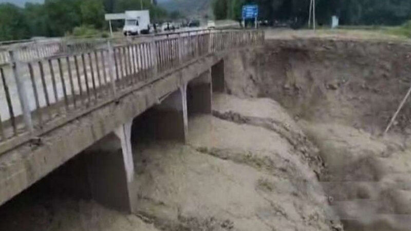 Şabranda çaydan iki meyit tapıldı