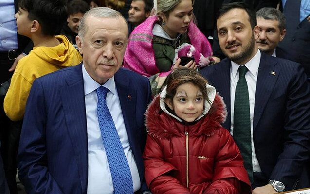 Ərdoğan zəlzələyə görə küçədə gecələyənlərə baş çəkdi - Video