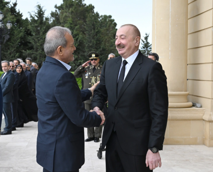 İran Prezidenti Məsud Pezeşkianın rəsmi qarşılanma mərasimi olub