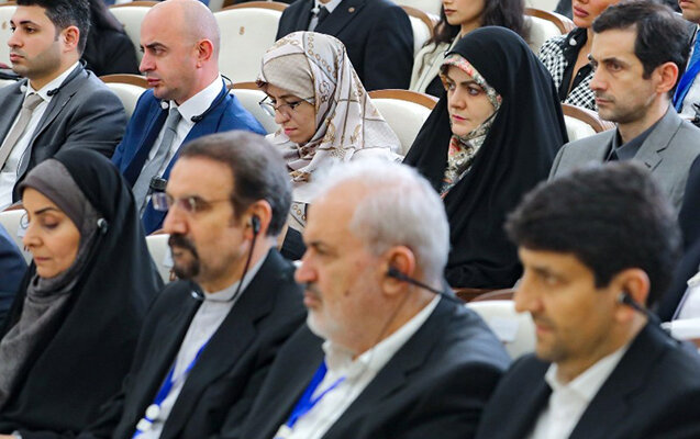 Pezeşkianın qızı da Bakıya gəlibmiş - Foto