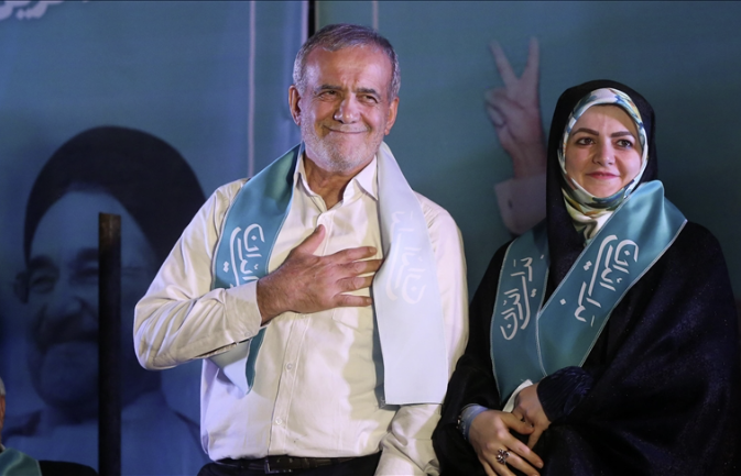 Pezeşkianın qızı da Bakıya gəlibmiş - Foto