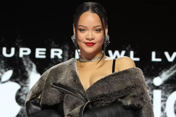 Rihanna, Met Gala-da üçüncü hamiləliyini açıqladı - VİDEO