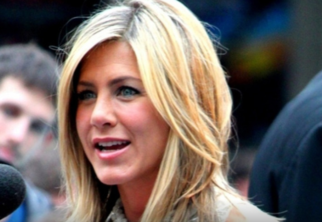 Maşını fanatı olduğu aktrisanın darvazasına çırpdı - Şok faktlar ÜZƏ ÇIXDI