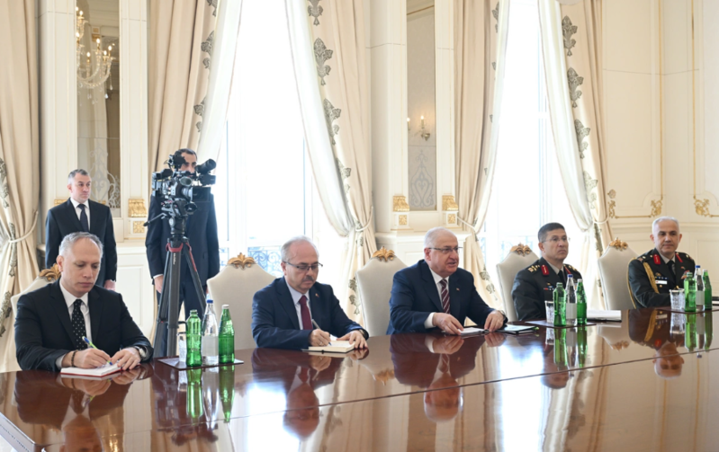 İlham Əliyev Türkiyənin milli müdafiə nazirini qəbul edib