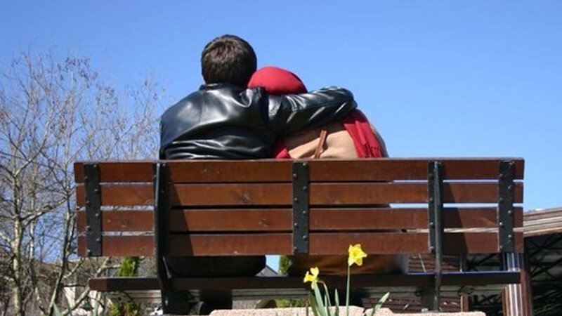 Qubaya getmək istəyirdilər, parkda yatdılar - Nişanlı cütlüyün başına iş gəldi