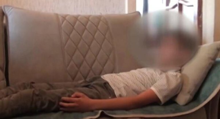 Yevlaxda azyaşlıya məcburi narkotik verildiyi iddia edilir - Anası danışdı
