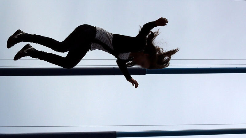 Bakıda 10-cu mərtəbədən yıxılaraq sağ qalan qızın vəziyyəti AÇIQLANDI