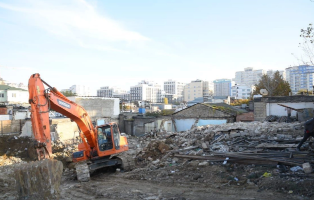 Bakıda böyük söküntü işləri başladı, park salınacaq