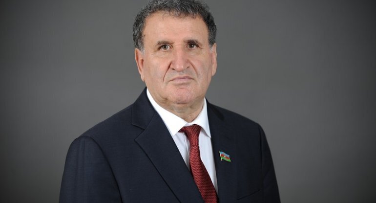 İsa Həbibbəylinin aylıq maaşı təəccübləndirdi