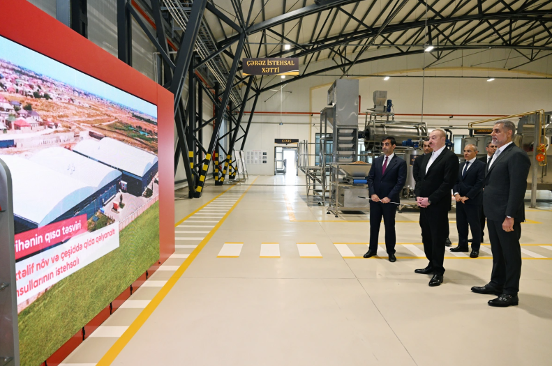 İlham Əliyev Bakıda yeni zavodun açılışında iştirak edib