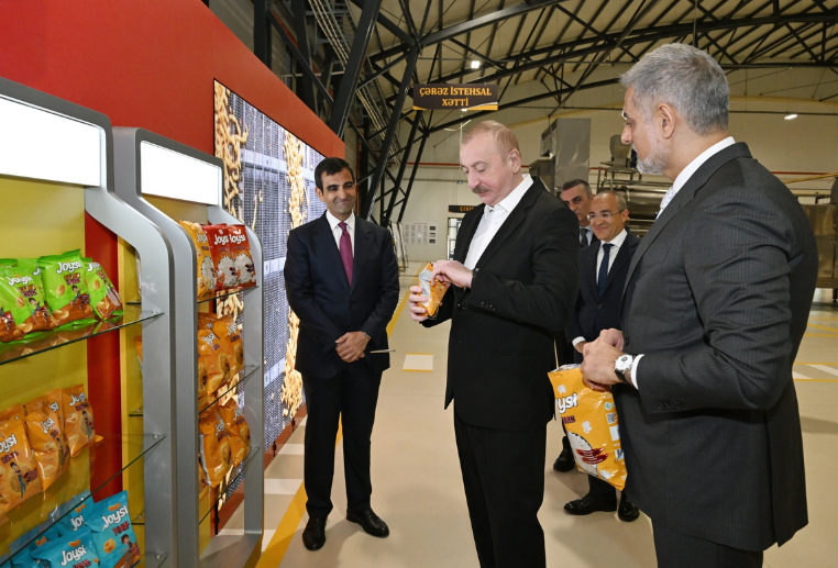 İlham Əliyev Bakıda yeni zavodun açılışında iştirak edib