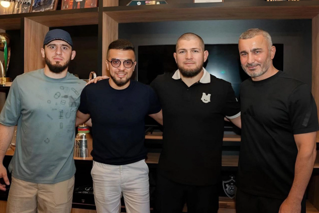 Həbib Nurməhəmmədovla İslam Maxaçev Bakıya gəliblər