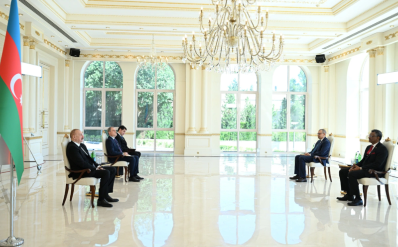 İlham Əliyev Sudanın ölkəmizə yeni təyin olunmuş səfirinin etimadnaməsini qəbul edib