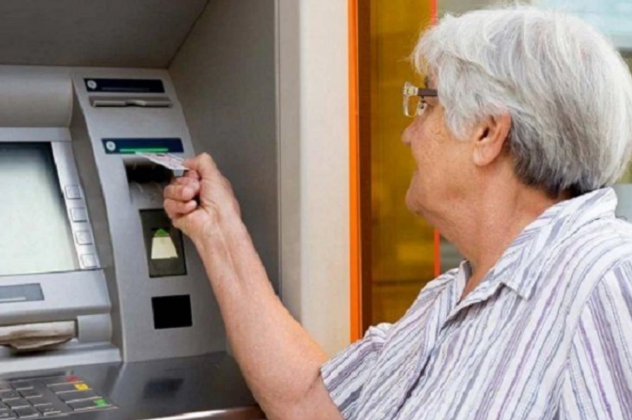 Azərbaycanda sabahdan qadınların pensiya yaşı ARTIRILIR