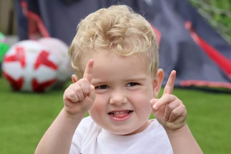 Britaniyada üç yaşlı uşaq 2 ildir ki, yemək yemir