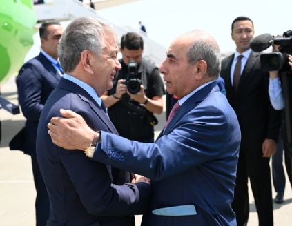 Özbəkistan Prezidenti Şavkat Mirziyoyev Azərbaycana dövlət səfərinə gəlib