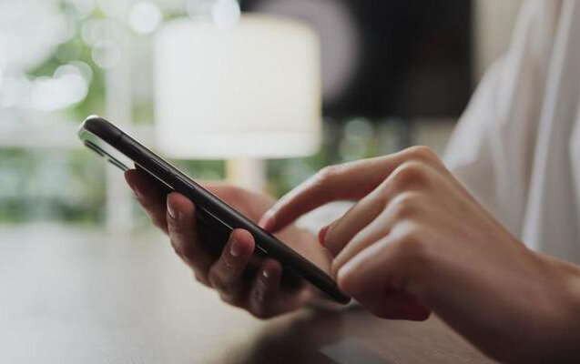 Telefon almaq istədilər, dələduzluğun qurbanı oldular - Video