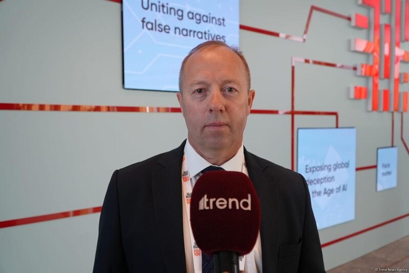 İlham Əliyev jurnalistlərin vacib suallarına səmimi cavablar verib - Litvalı jurnalist