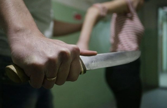 Aliment ödəyən kişi arvadına 16 bıçaq zərbəsi vurdu - Bərdədəki cinayətin TƏFƏRRÜATI