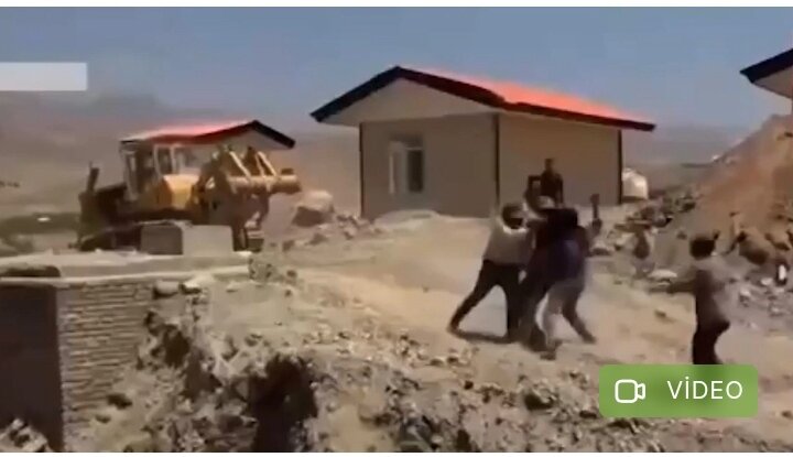 İran dövlət televiziyasının canlı yayımında dava düşdü - VİDEO