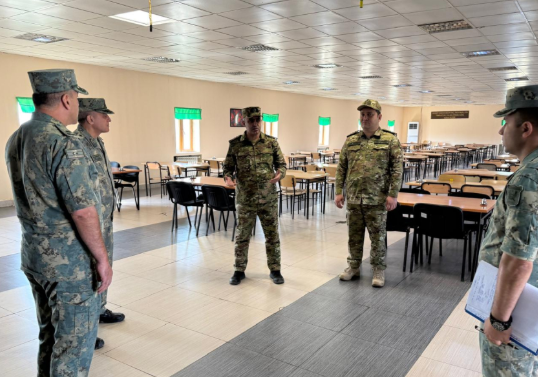 Hərbi prokurorun hərbi qulluqçularla görüşü keçirilib