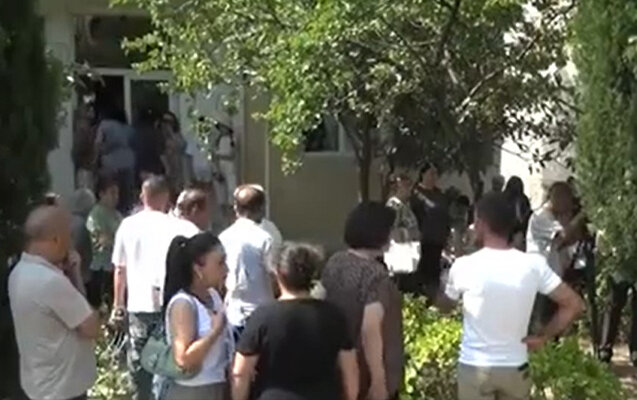 Şagirdlərə qəbul haqda məlumat gəlib - Nazirlik isə qəbulu dayandırıb-Video