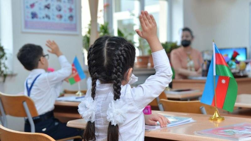 Məktəbli formaları belə olacaq (FOTO)