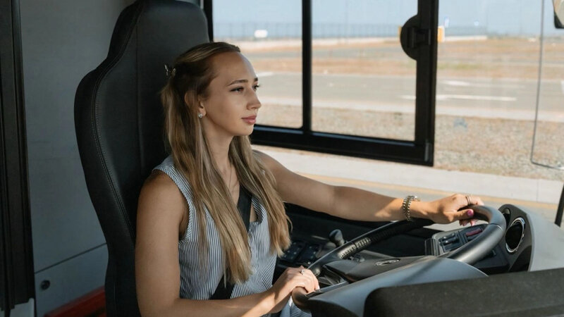 Azərbaycanda qadın avtobus sürücüləri olacaq