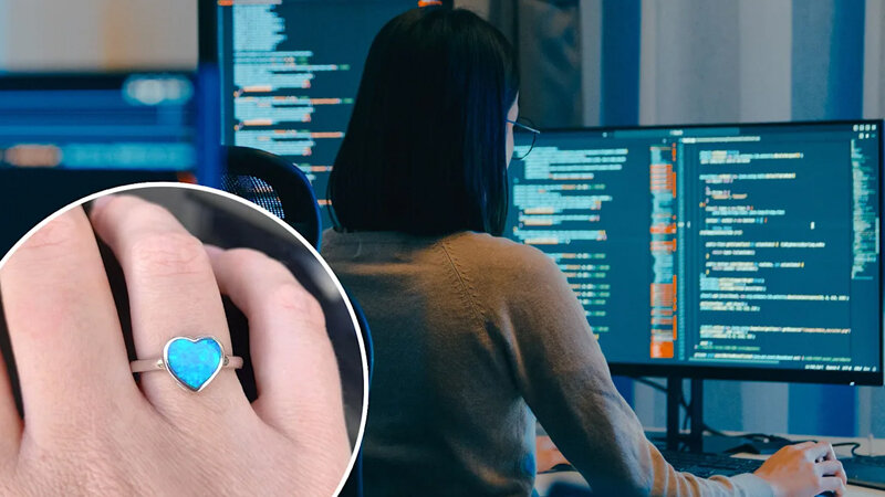 Qadın 5 aylıq ünsiyyətdən sonra çatbotla nişanlandı