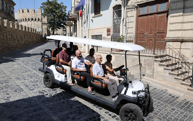 İçərişəhəri avtobusla gəzə bilərsiniz - Gedişhaqqı 1 manat - Fotolar