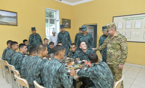 Hərbi prokuror DSX-nin çətin relyefdə qulluq edən hərbi qulluqçuları ilə görüşüb