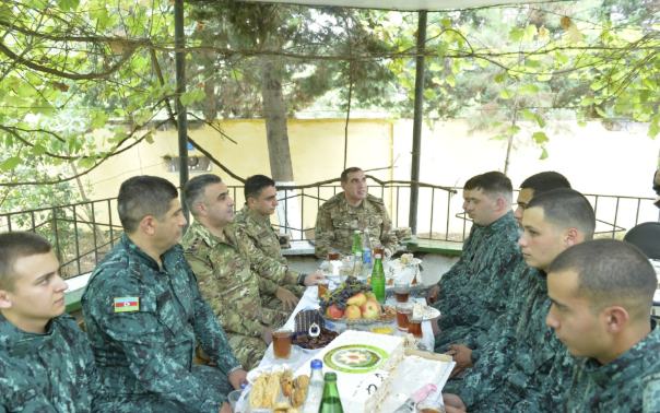 Hərbi prokuror DSX-nin çətin relyefdə qulluq edən hərbi qulluqçuları ilə görüşüb