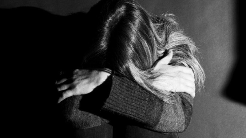 25 il yaşadığı qadının başına pult çırpıb Türkiyəyə getdi - Qayıdanda həbs edildi