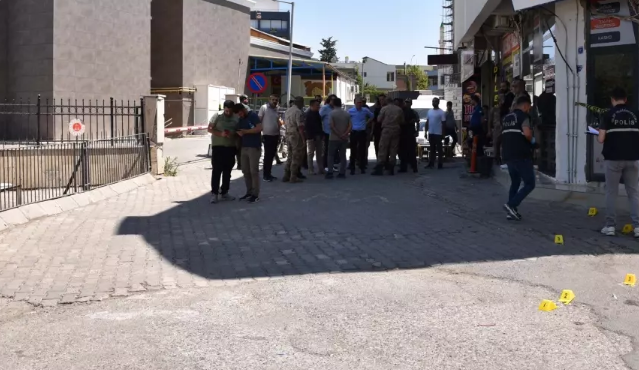 Polis maşınına silahlı hücum: 2 qohum yaralandı