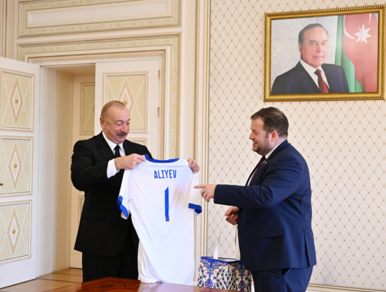 İlham Əliyev Böyük Britaniya və Şimali İrlandiya Birləşmiş Krallığının dövlət nazirini qəbul edib