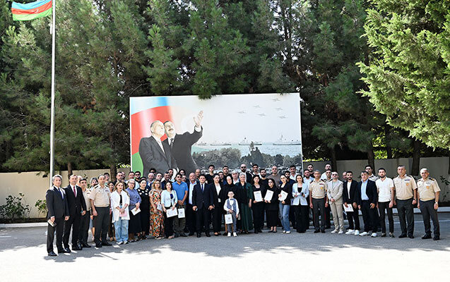 Məhərrəmlə Siracın medalları ailələrinə təqdim edildi