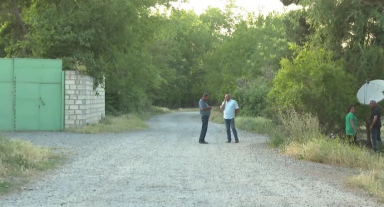 Körpəsini dişləyərək ölümcül hala salan atanın FOTOSU