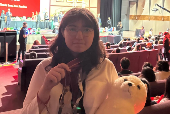 Aygün Bəylerin qızı qızıl və gümüş medallar qazanıb