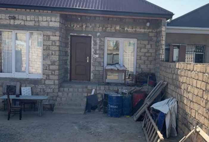 Evində usta işləyən kişini qətlə yetirdi