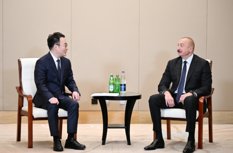 İlham Əliyev "Powerchina group" şirkətlər qrupunun icraçı vitse-prezidenti ilə görüşüb