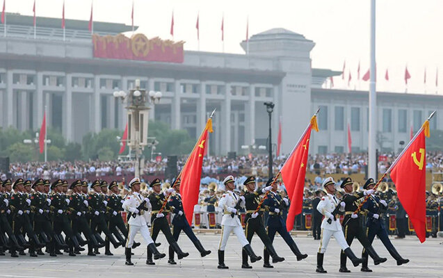 Çindəki paraddan maraqlı görüntülər - Video