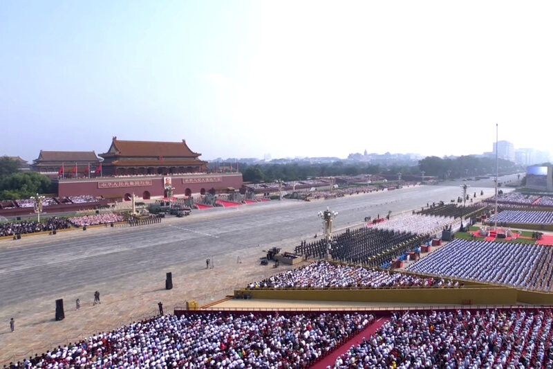 Prezidentlə xanımının paraddan maraqlı - Fotoları