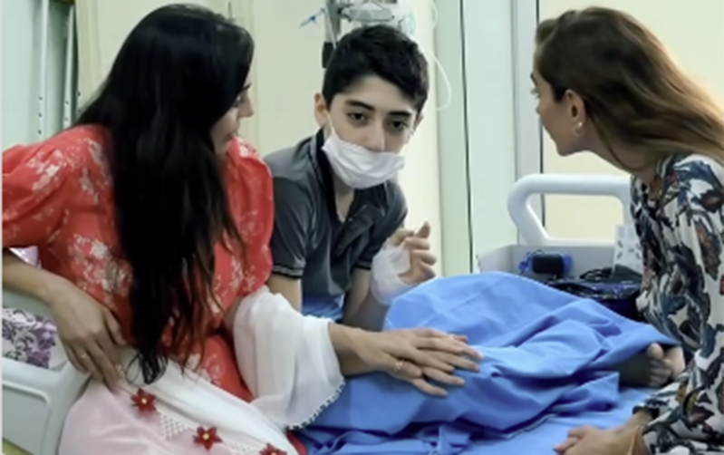 Leyla və Arzu Əliyevalar müalicə alan uşaqları ziyarət etdi - Video