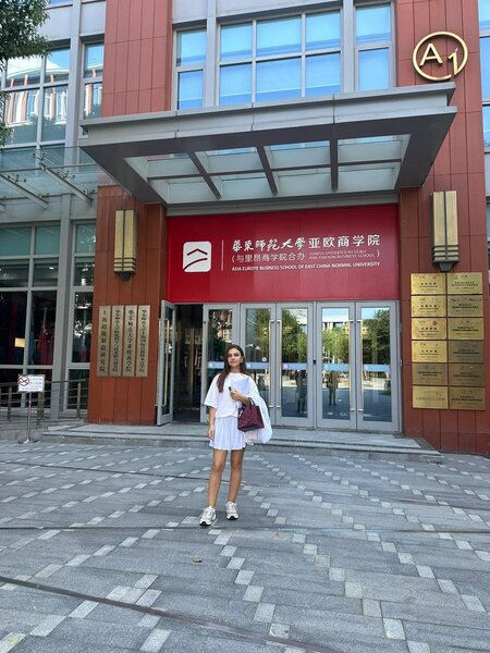 Vaqiflə Samirənin qızı Çində təhsil alacaq (FOTO)