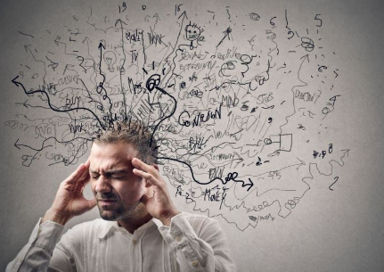 "Azərbaycanda "başqaları" sanki, "sosial polis" funksiyası daşıyan mistik bir varlıqdır" - SOSİOLOQ