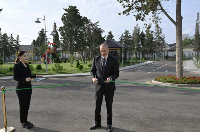 İlham Əliyev Səməd Vurğun adına Yaradıcılıq Evinin açılışında iştirak edib